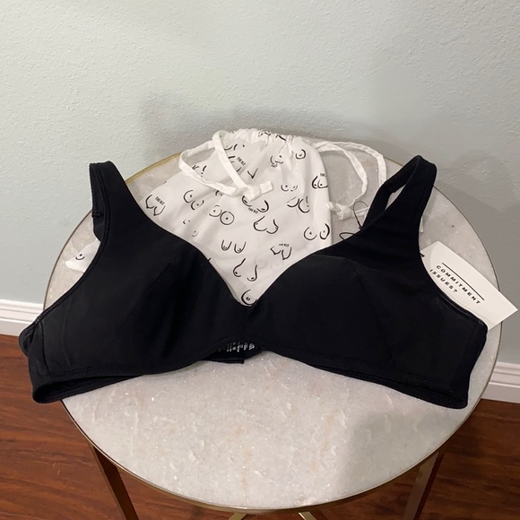 Kit Undergarments Molded Soft Plunge Bra size 4 - Picture 1 of 8